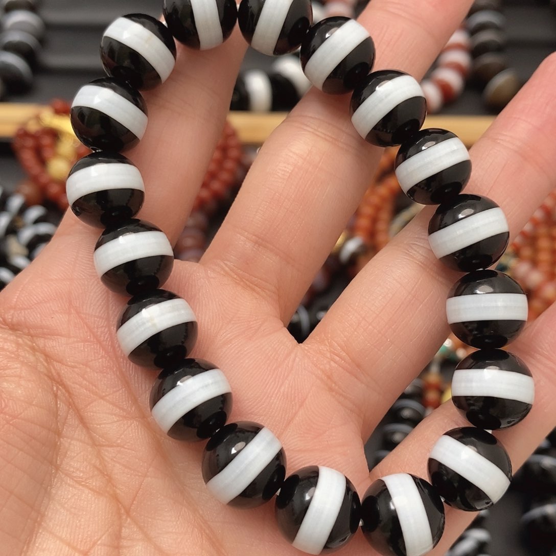 玛瑙/玉髓玛瑙手串未镶嵌王*