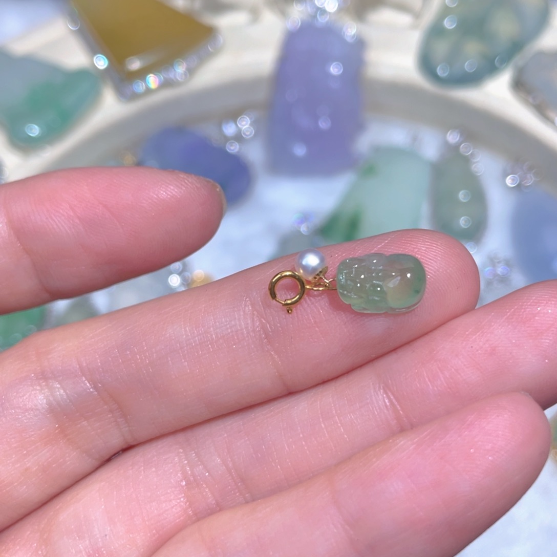 翡翠颈饰18K金镶嵌翡翠