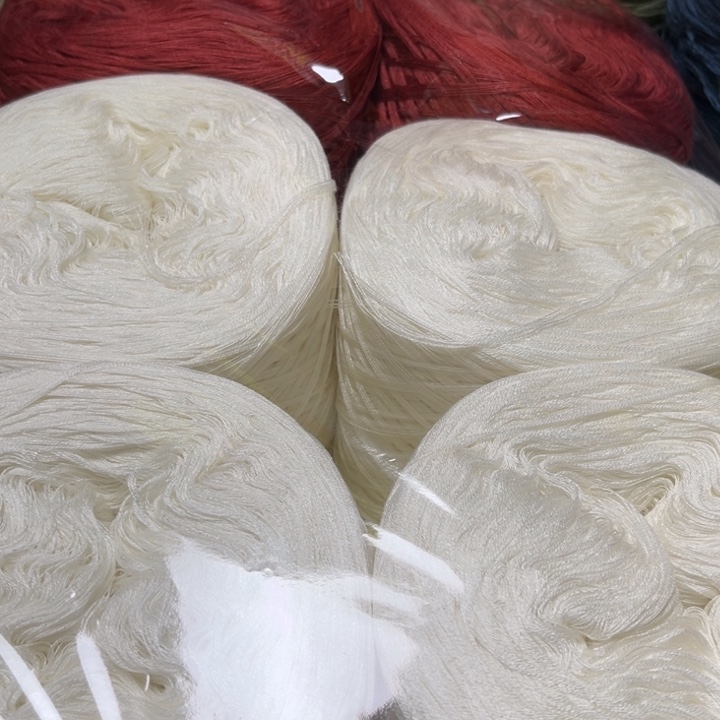 羊毛混纺白色两斤高粱红一斤