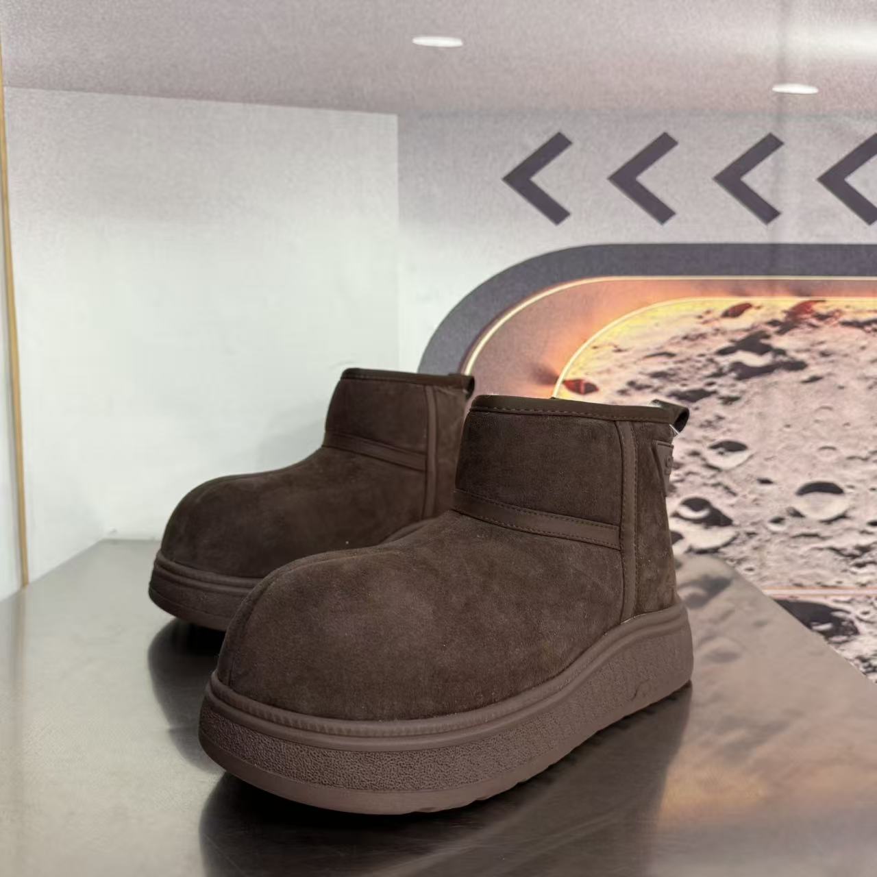 387绵里新款2025精品百搭潮流马丁靴中筒烟筒黑色女士