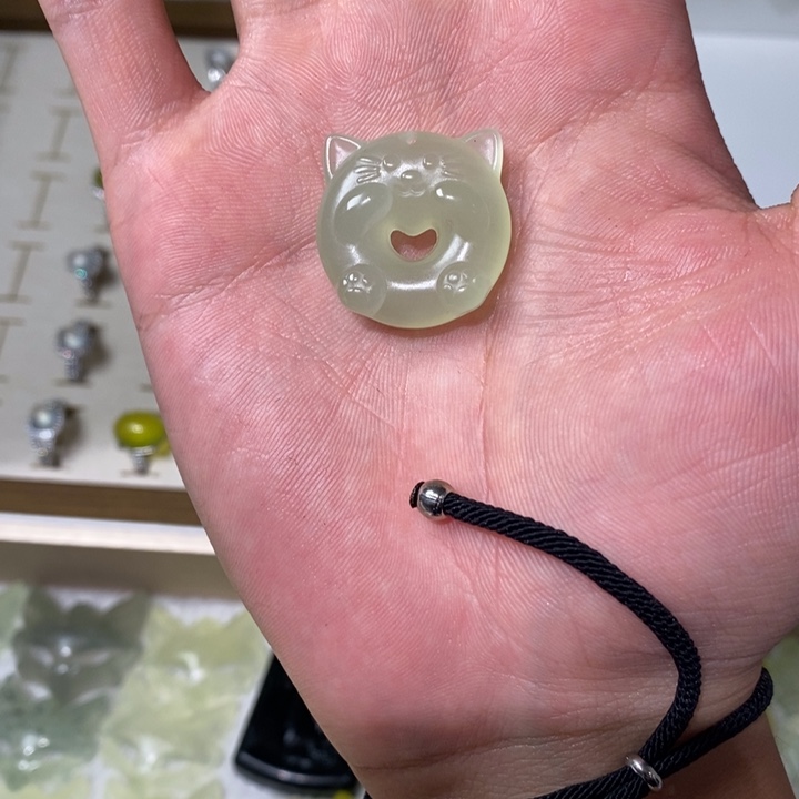 未镶嵌蛇纹石玉吊坠(不含链)15