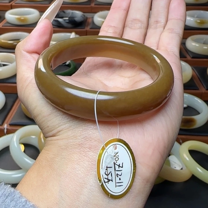 精品满糖玉和田玉手镯