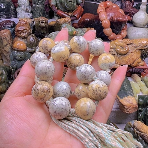 手串未镶嵌岫岩河磨玉（透闪石质玉）忍***桶