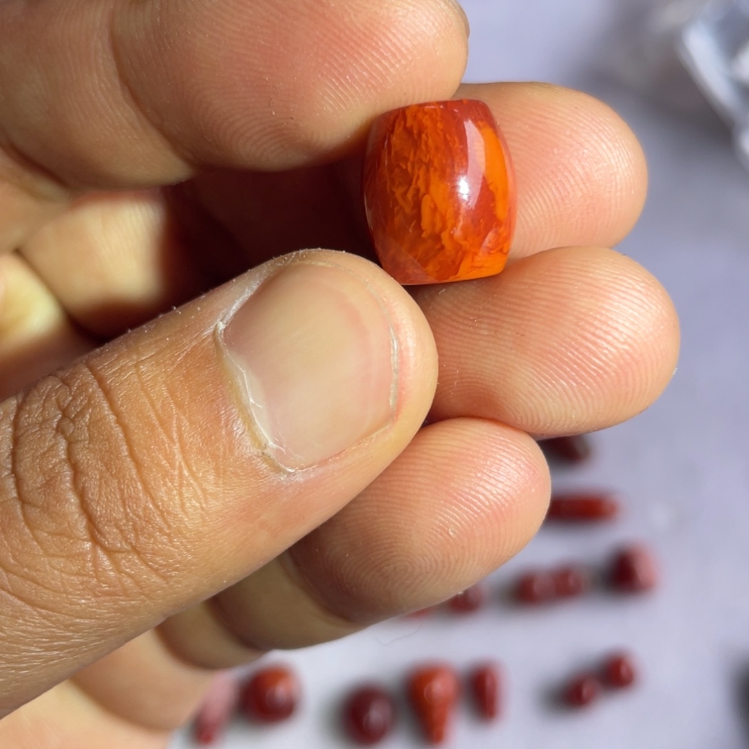 南红玛瑙火焰纹桶珠合金