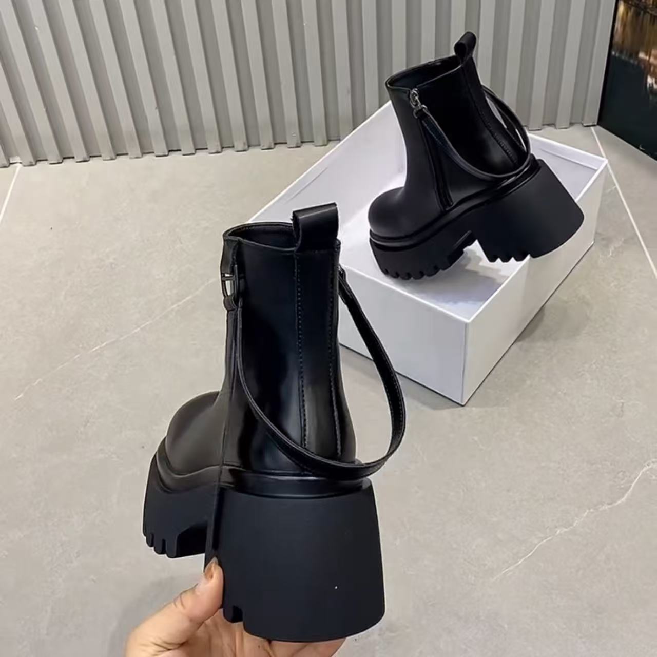 马丁靴女2025新款真皮厚底松糕大头系带休闲短靴7cm小个子机车靴