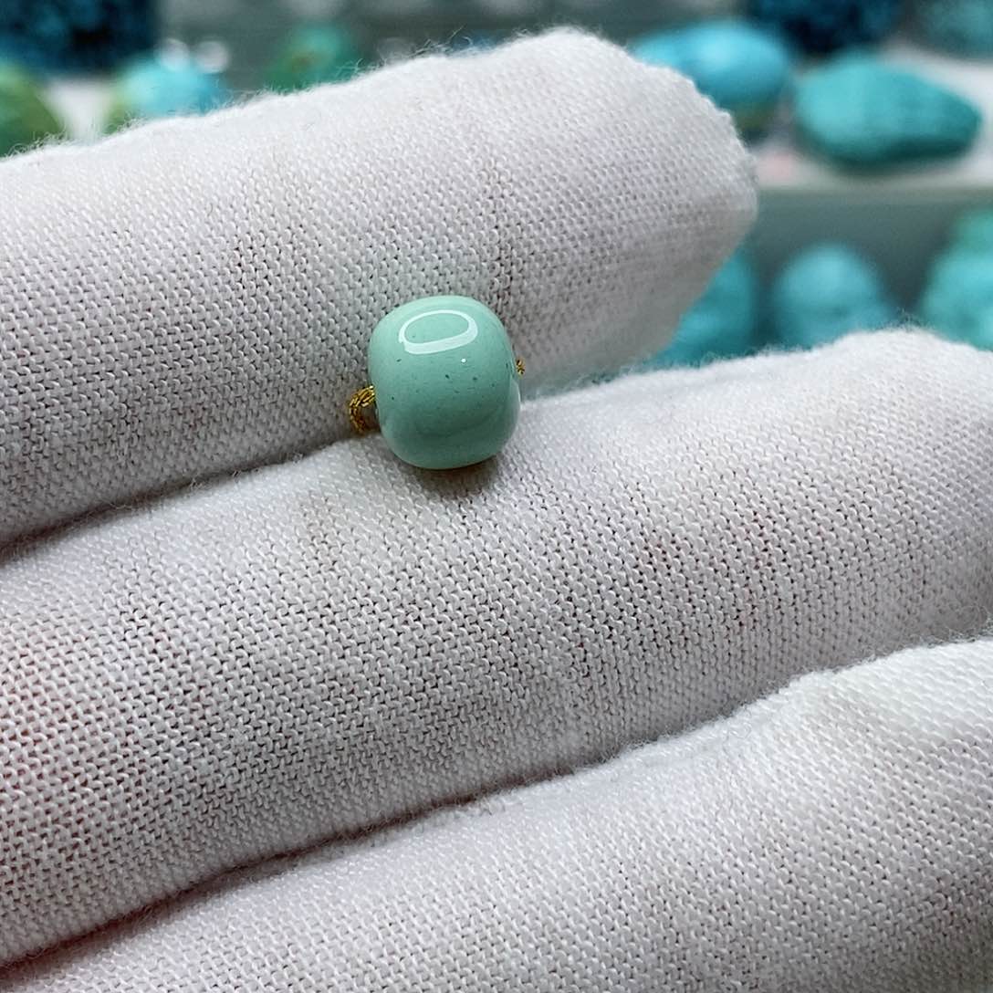 绿松石颈饰未镶嵌