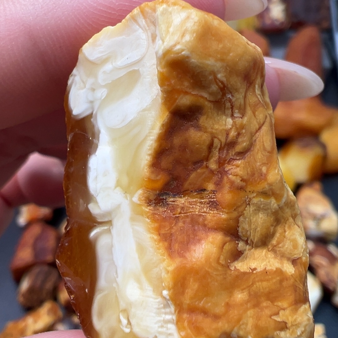 定制琥珀未镶嵌蜜蜡