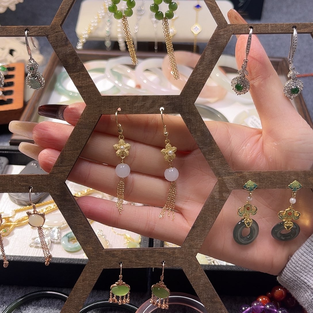 和田玉银S925镶嵌耳饰