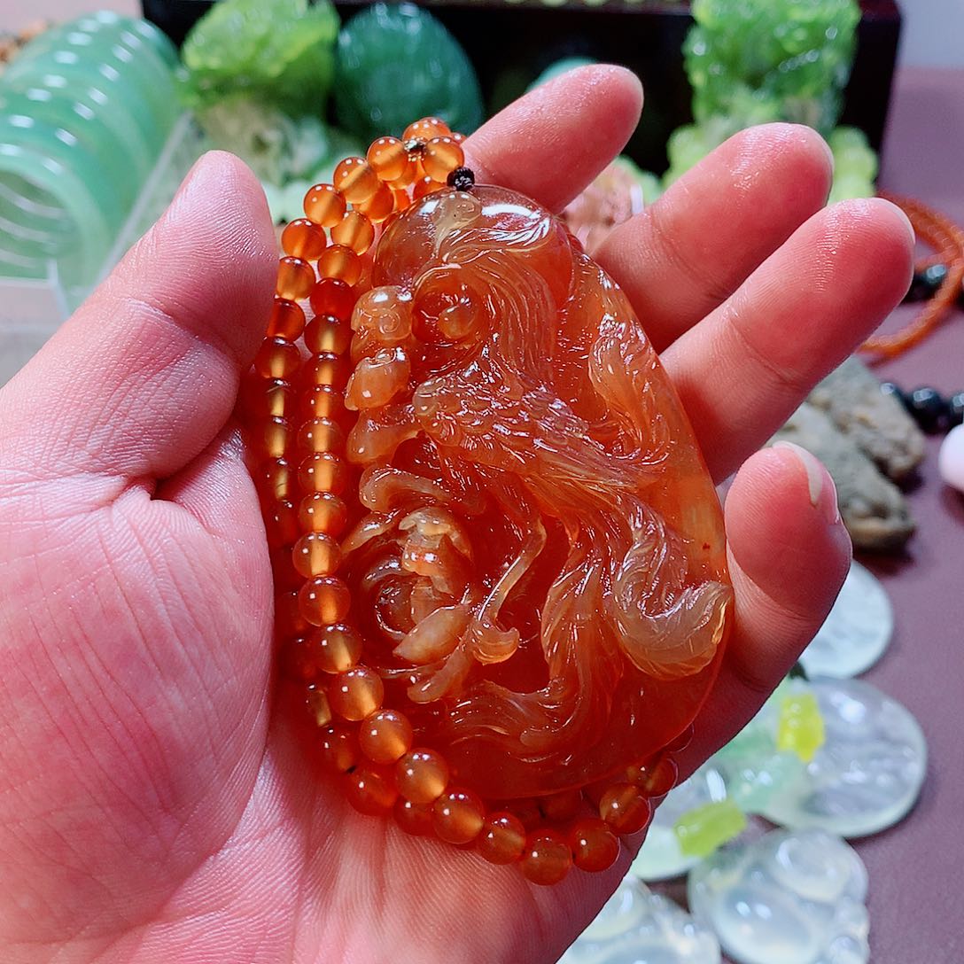 蛇纹石玉挂件未镶嵌小**。