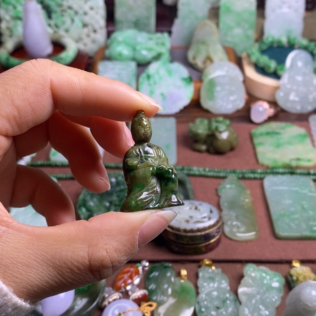 用***6翡翠未镶嵌颈饰11111111111111