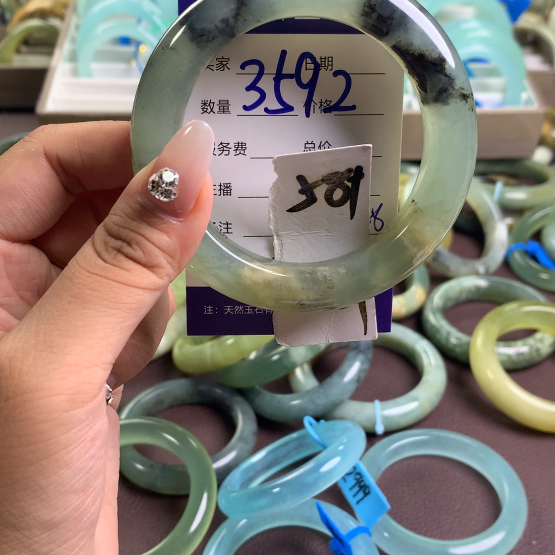蛇纹石玉未镶嵌手镯3592