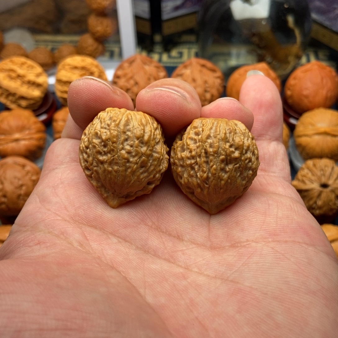 文玩核桃把件小蚂蚁