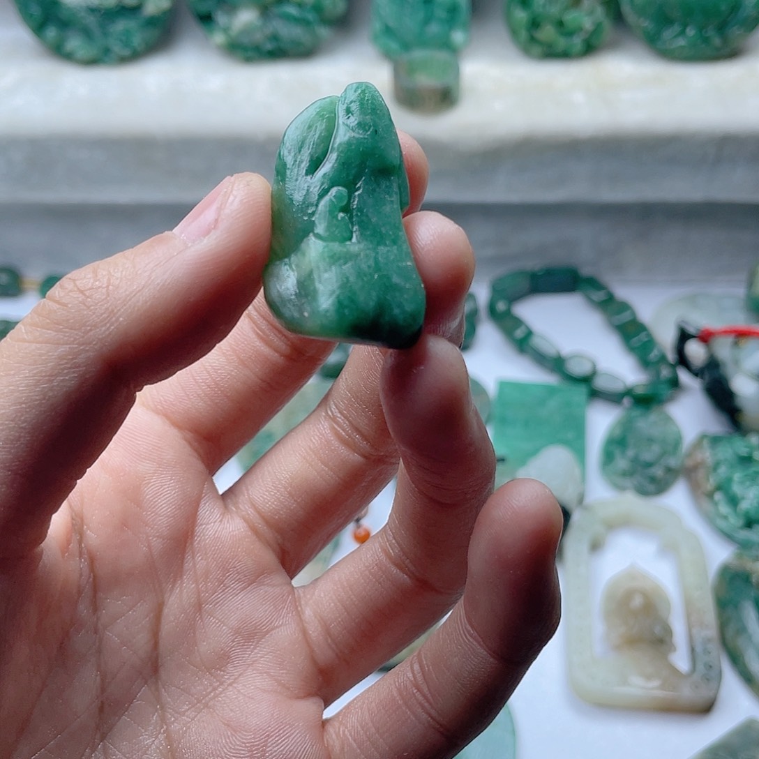 独山玉挂件未镶嵌