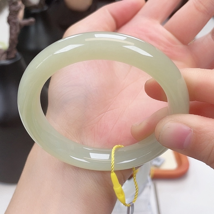 和田玉手镯5556未镶嵌