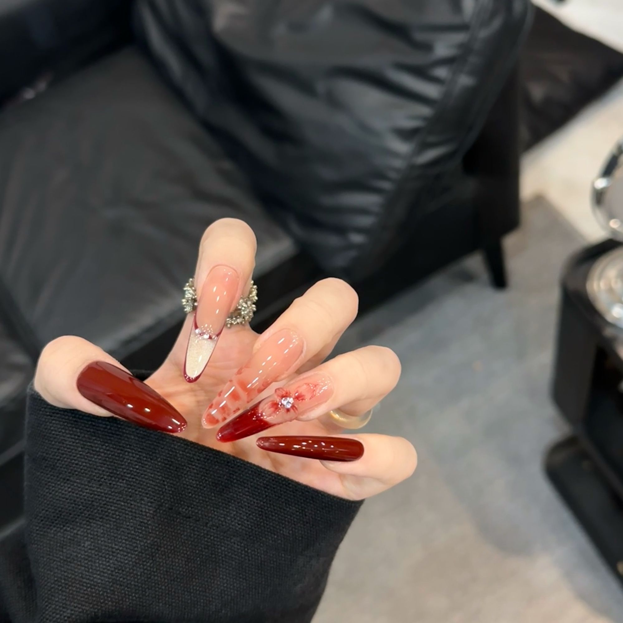 【红色高跟鞋】-喜马拉雅鳄鱼皮红色高定手工穿戴甲