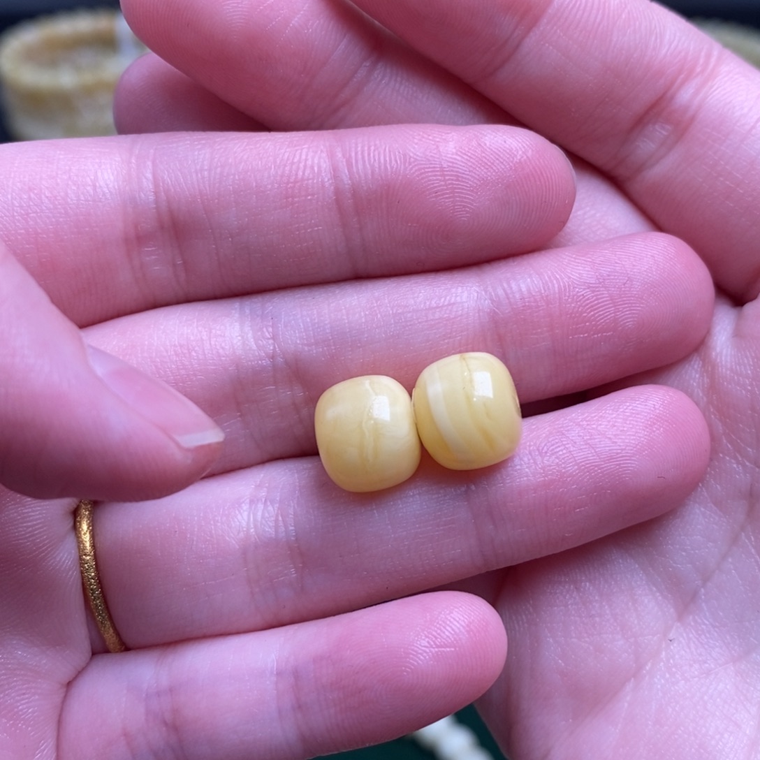 蜜蜡未镶嵌珠宝奇石