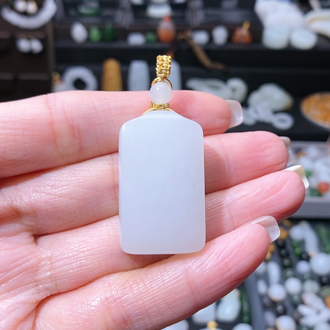 和田玉挂件未镶嵌火****馆