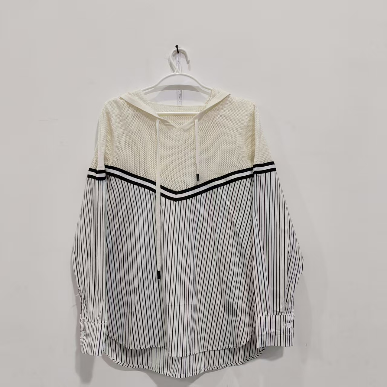 3005款 针织连帽V领包袖秋季衫