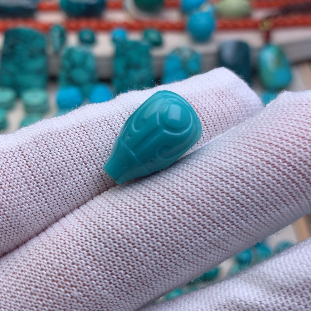 一***你绿松石未镶嵌珠宝奇石