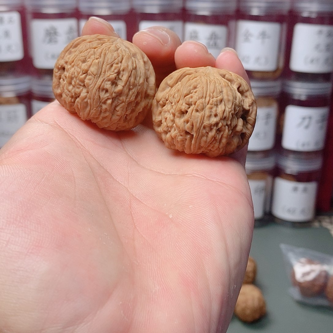 核桃把件馒头庄凹底39全品南江石