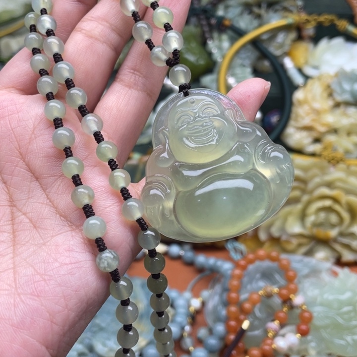 蛇纹石玉吊坠合金