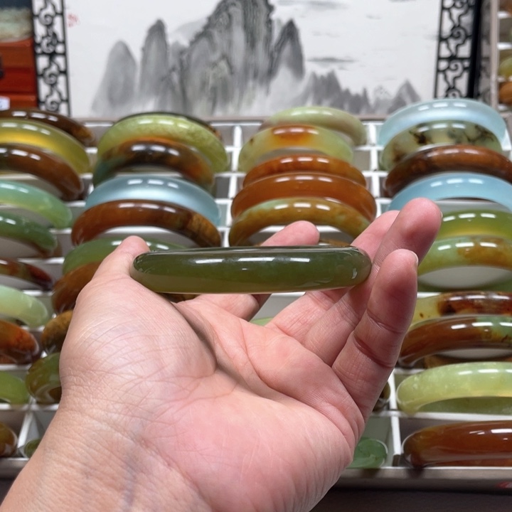 蛇纹石玉手镯未镶嵌樱**舍