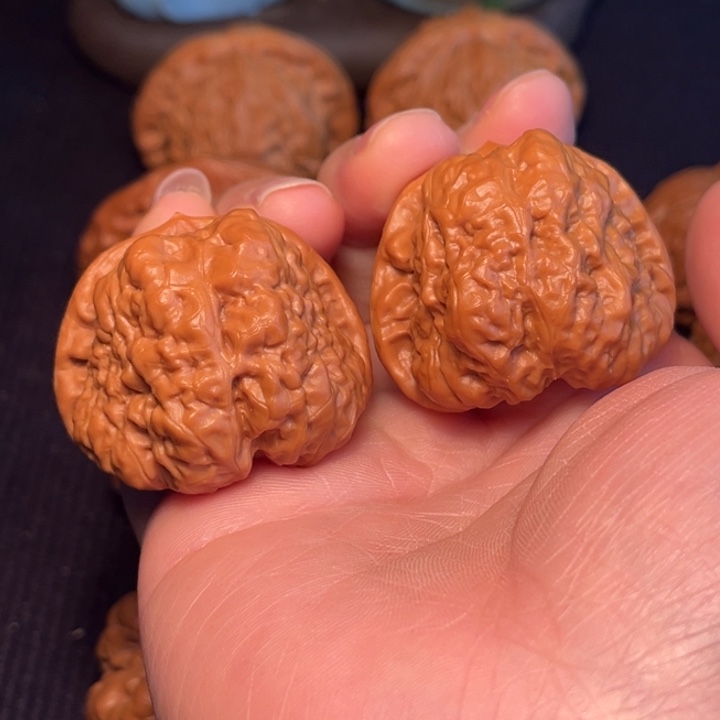 梁***牛把件文玩核桃蛤蟆头38