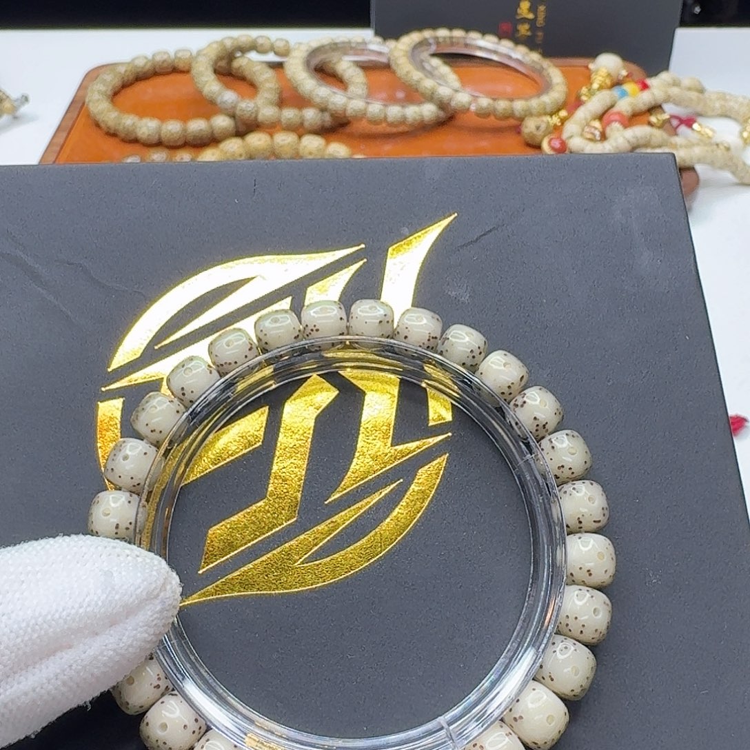 吊坠星月菩提107 梵天糯冰大眼通体8左右单