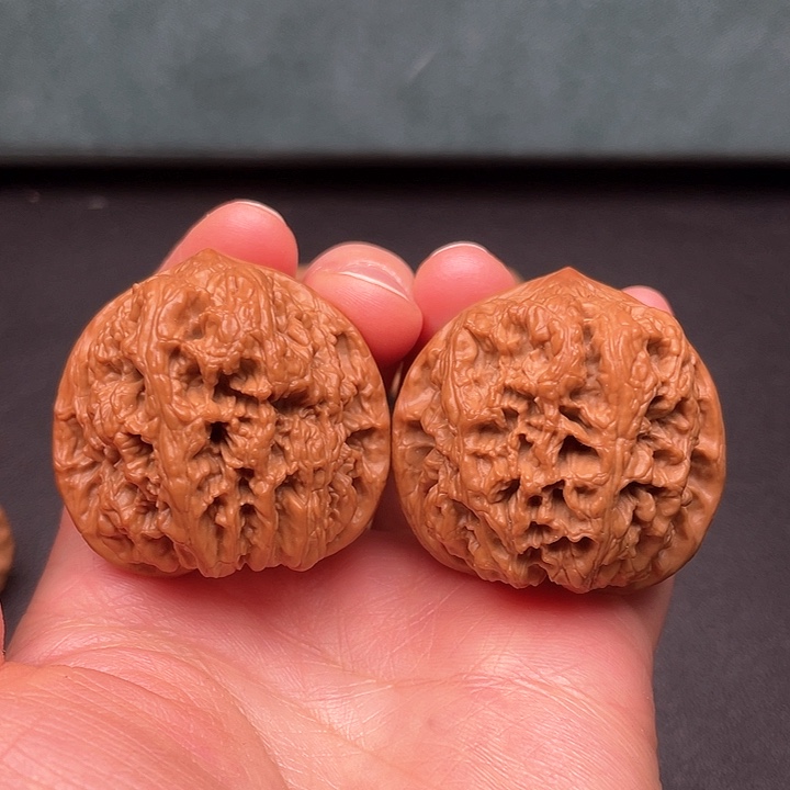 文玩核桃吊坠42尺将军膀