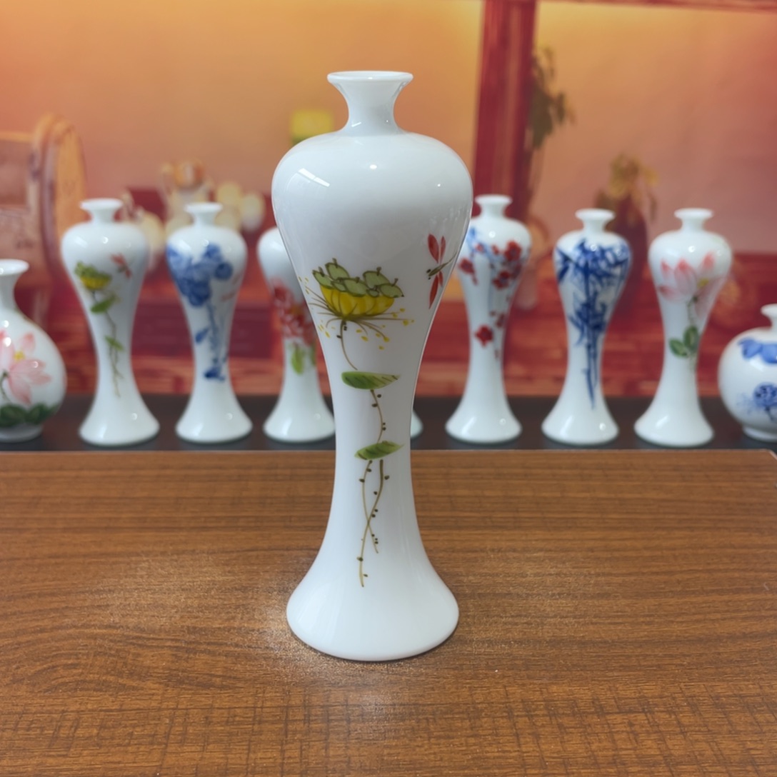 陶瓷景德镇小花瓶等着你