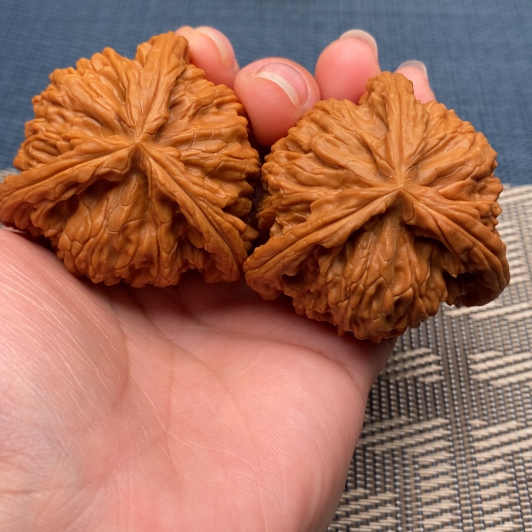 方***界吊坠文玩核桃三棱