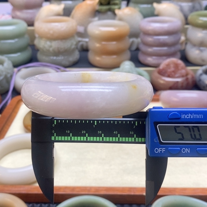 石英岩玉手镯未镶嵌