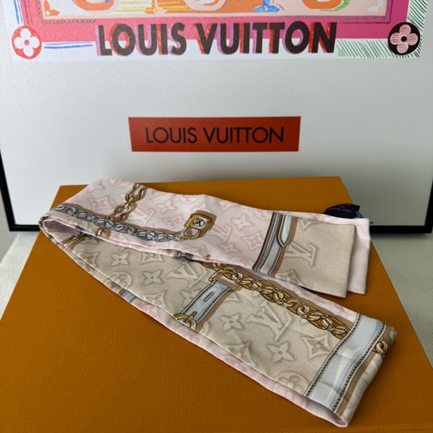 99新 LouisVuitton/路易威登 TW0200/精美时尚丝巾淡粉色