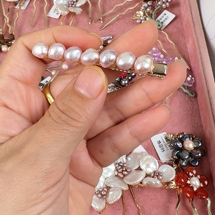 小****胸饰淡水珍珠未镶嵌