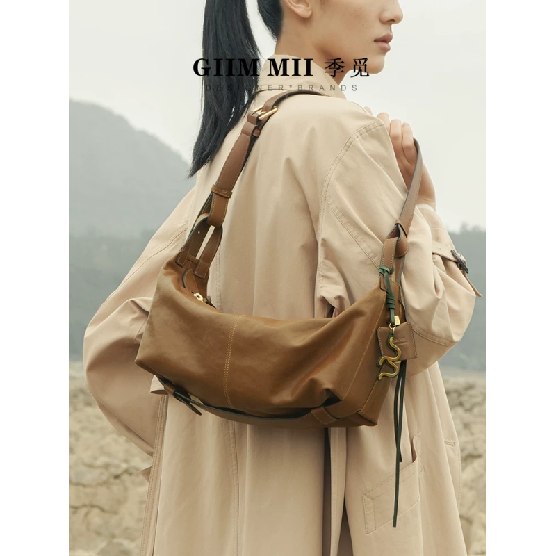 GiiMMii镬耳系列大号行囊包枕头包头层植鞣牛皮单肩斜挎包
