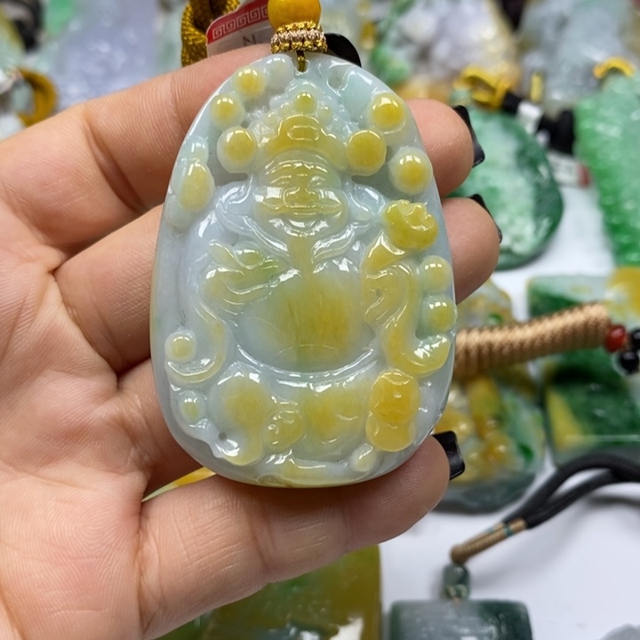 翡翠颈饰未镶嵌天然a货翡翠