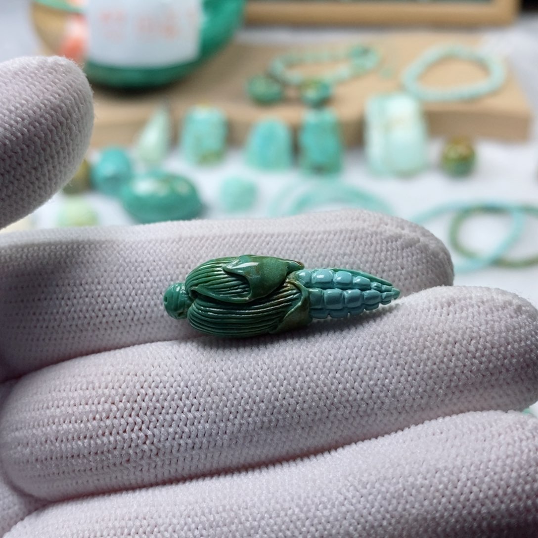 绿松石颈饰未镶嵌风*