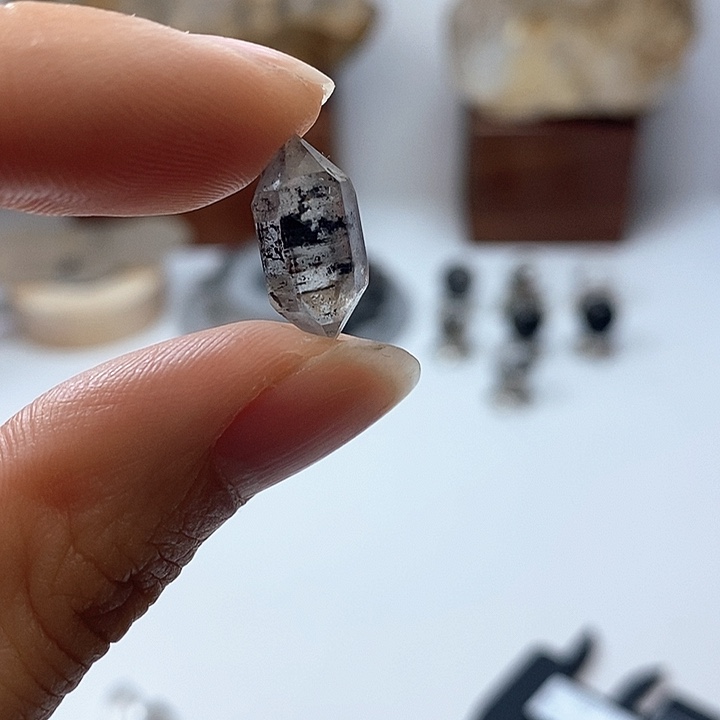 水晶颈饰未镶嵌素描