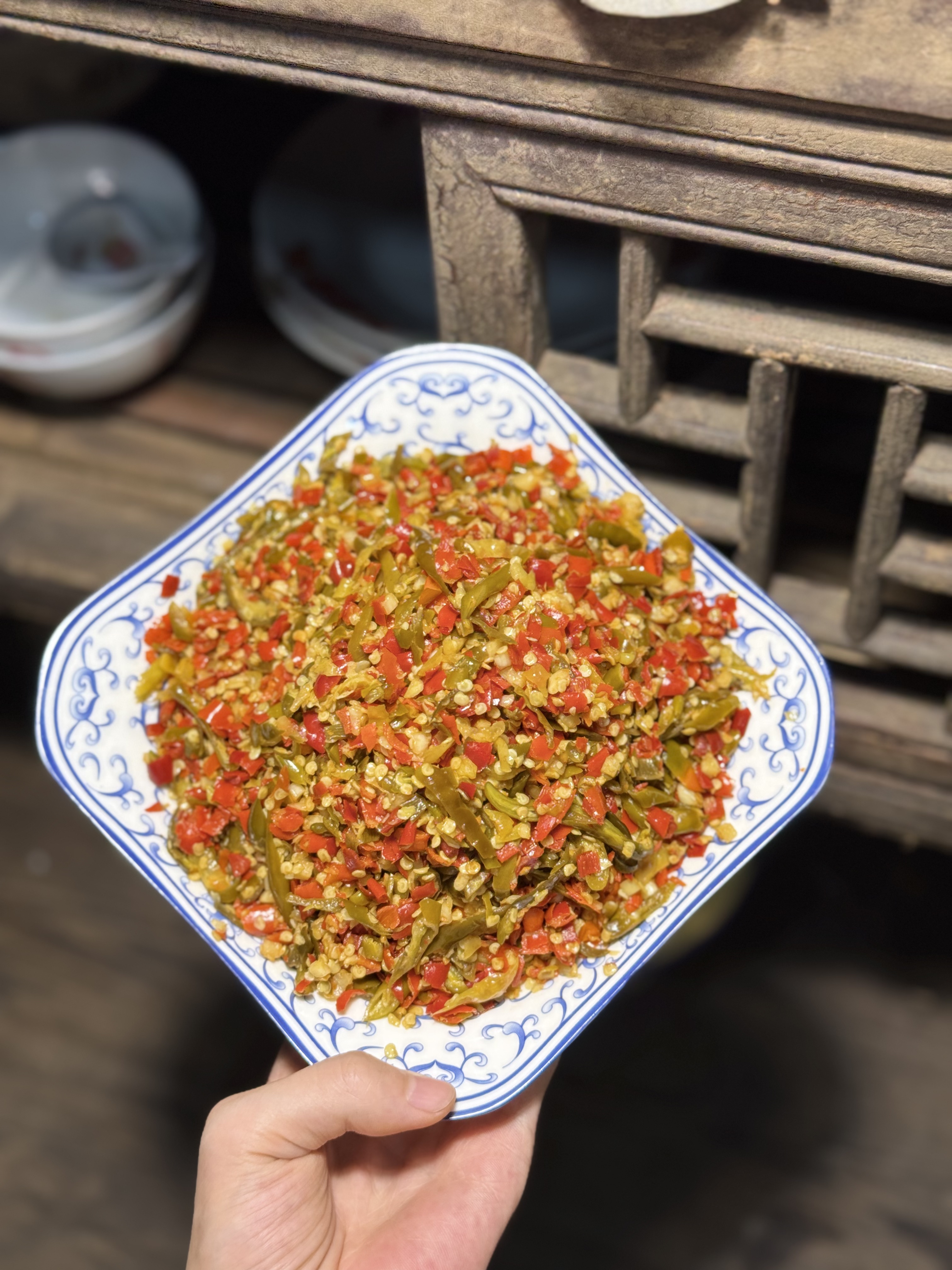 湖南特产青红剁椒酱彩椒双椒蒜蓉酱辣脆爽口下饭菜