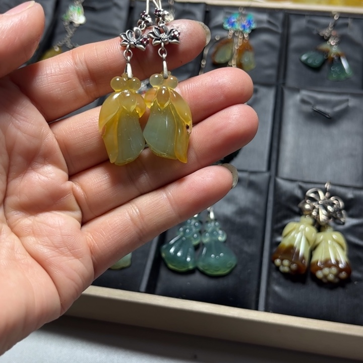 蛇纹石玉耳饰未镶嵌