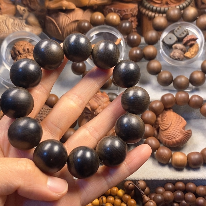 赵***食手串/手链檀香木老山檀奶香味阴沉2.0奶凉沉水