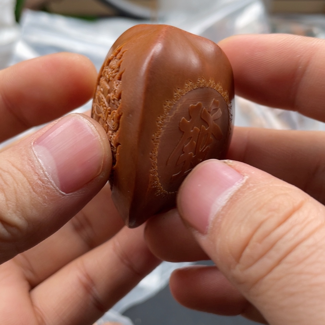 橄榄核吊坠橄榄绿