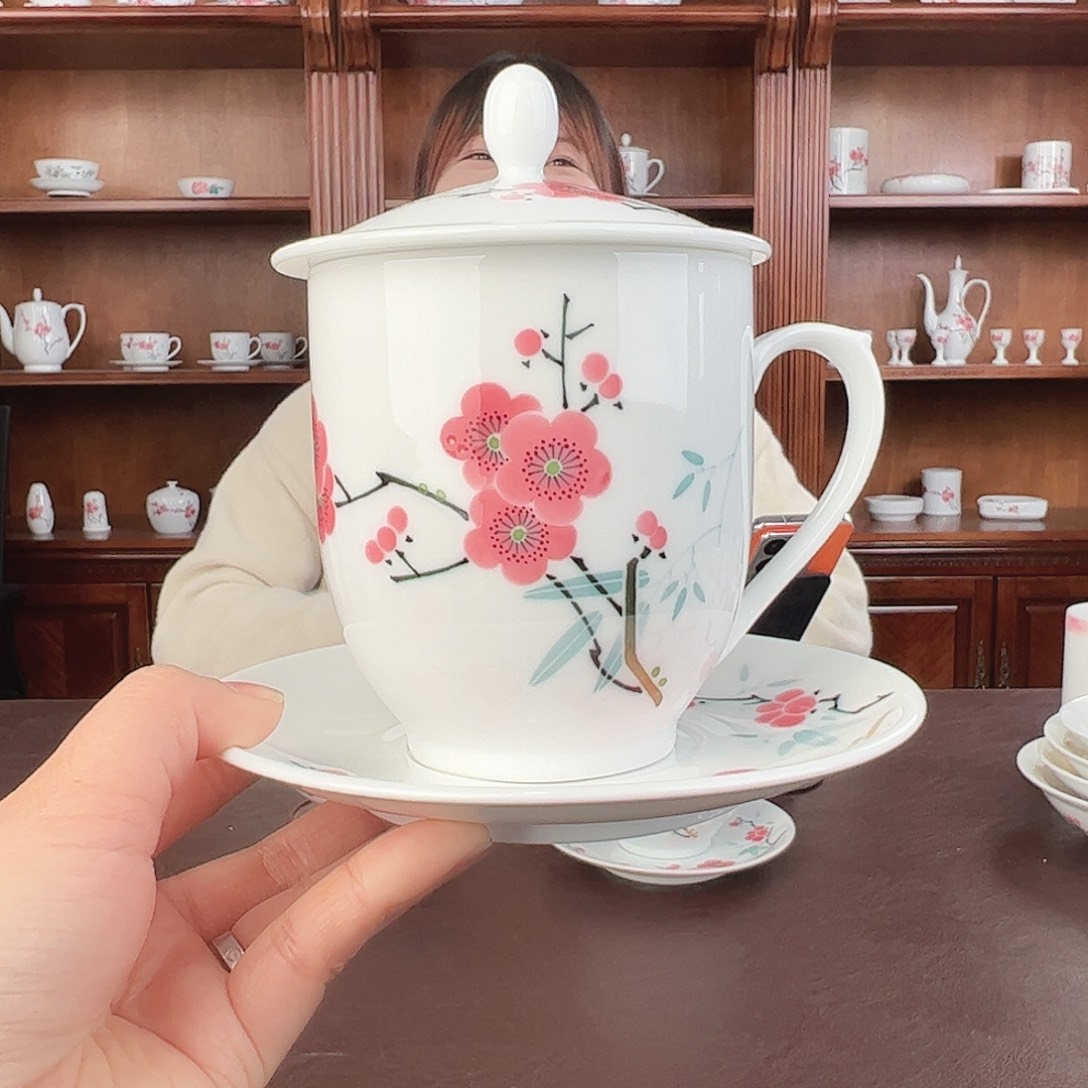 瓷纪念版 红梅办公杯，微瑕