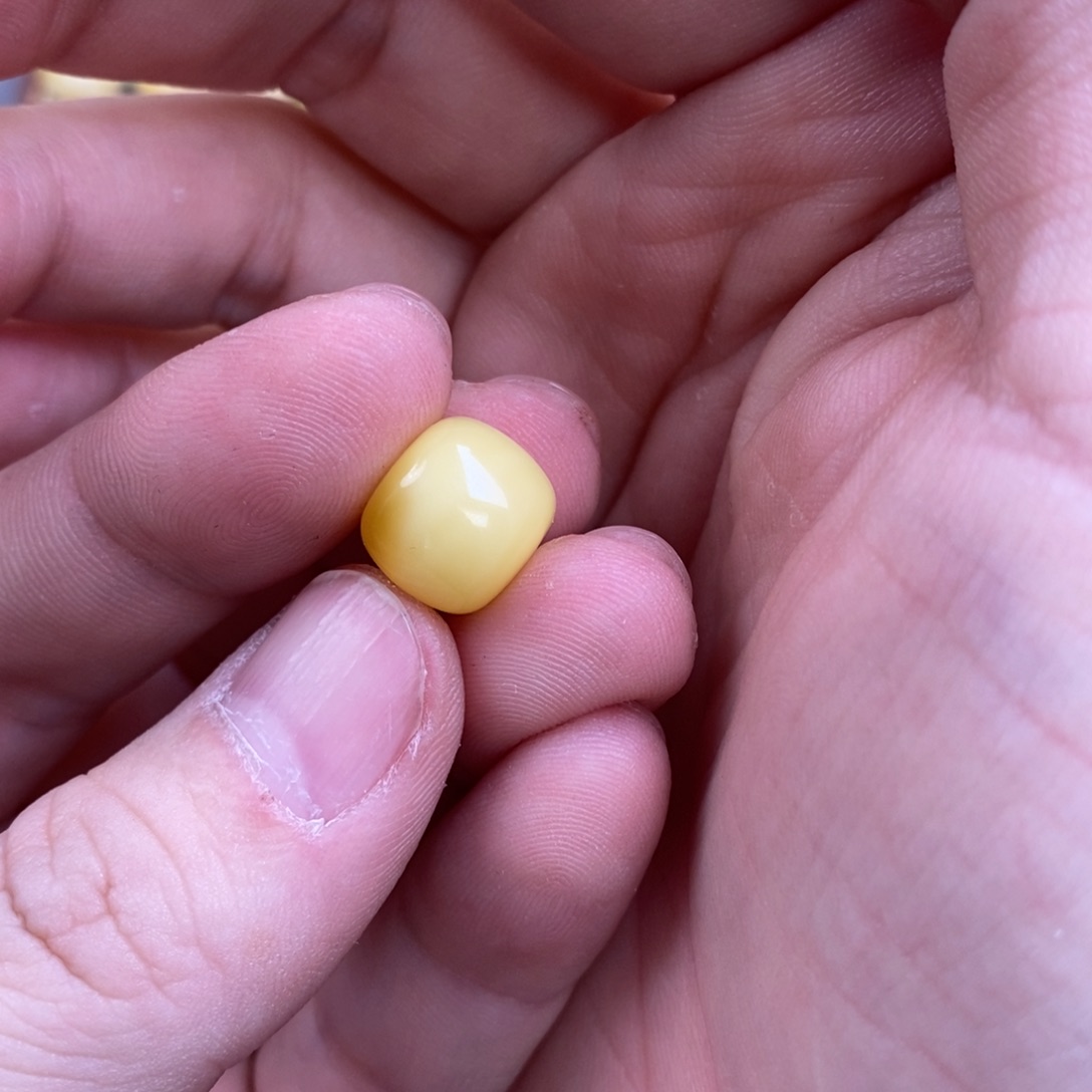 蜜蜡裸石未镶嵌p***e配饰