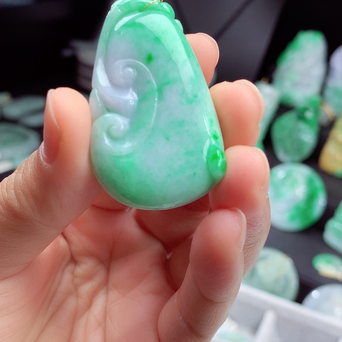 翡翠颈饰未镶嵌姜****r翡翠吊坠