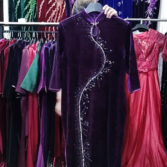 喜***学紫色金丝绒重工长款旗袍55XL