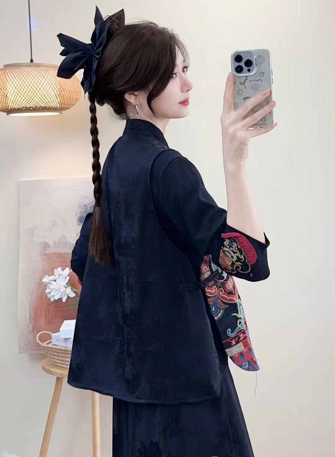 2025秋季新款新中式国风刺绣花马甲女对襟显瘦百搭坎肩背心上衣女