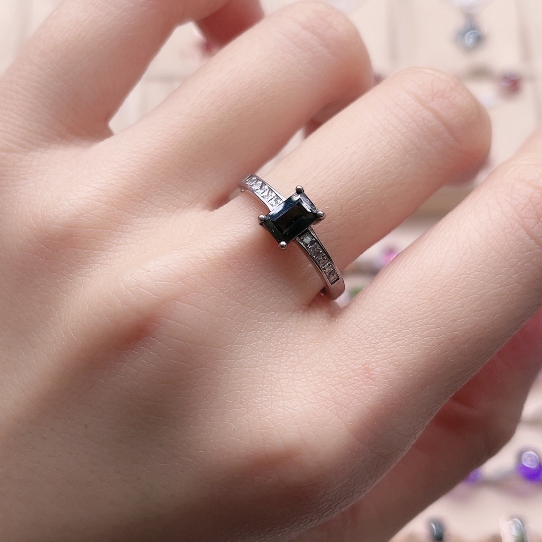 碧玺银S925镶嵌戒指开口