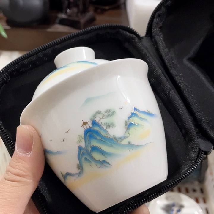 陶瓷茶具全部清清完回家过年