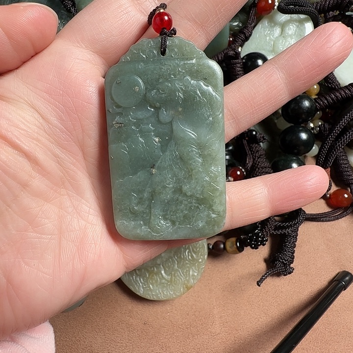 和田玉颈饰未镶嵌